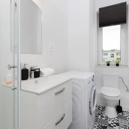Slowackiego Family 3 Bedroom By The Park By Renters Gdynia