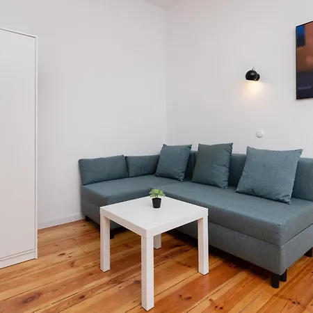 Slowackiego Family 3 Bedroom By The Park By Renters *